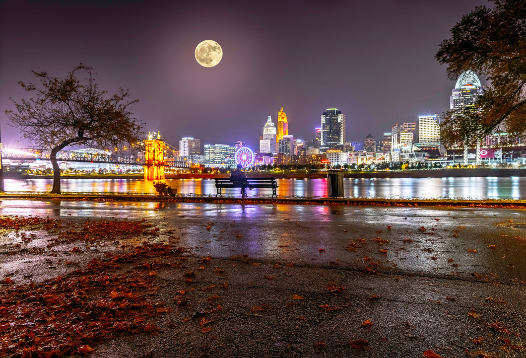 Cincinnati Skyline, Panoramic with moon